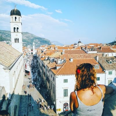 Maestra de música, primaria, psicopedagoga, animadora, clown, educadora ambiental y lo que surja 🌻