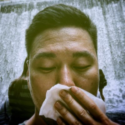 e_yiizy's profile picture. 