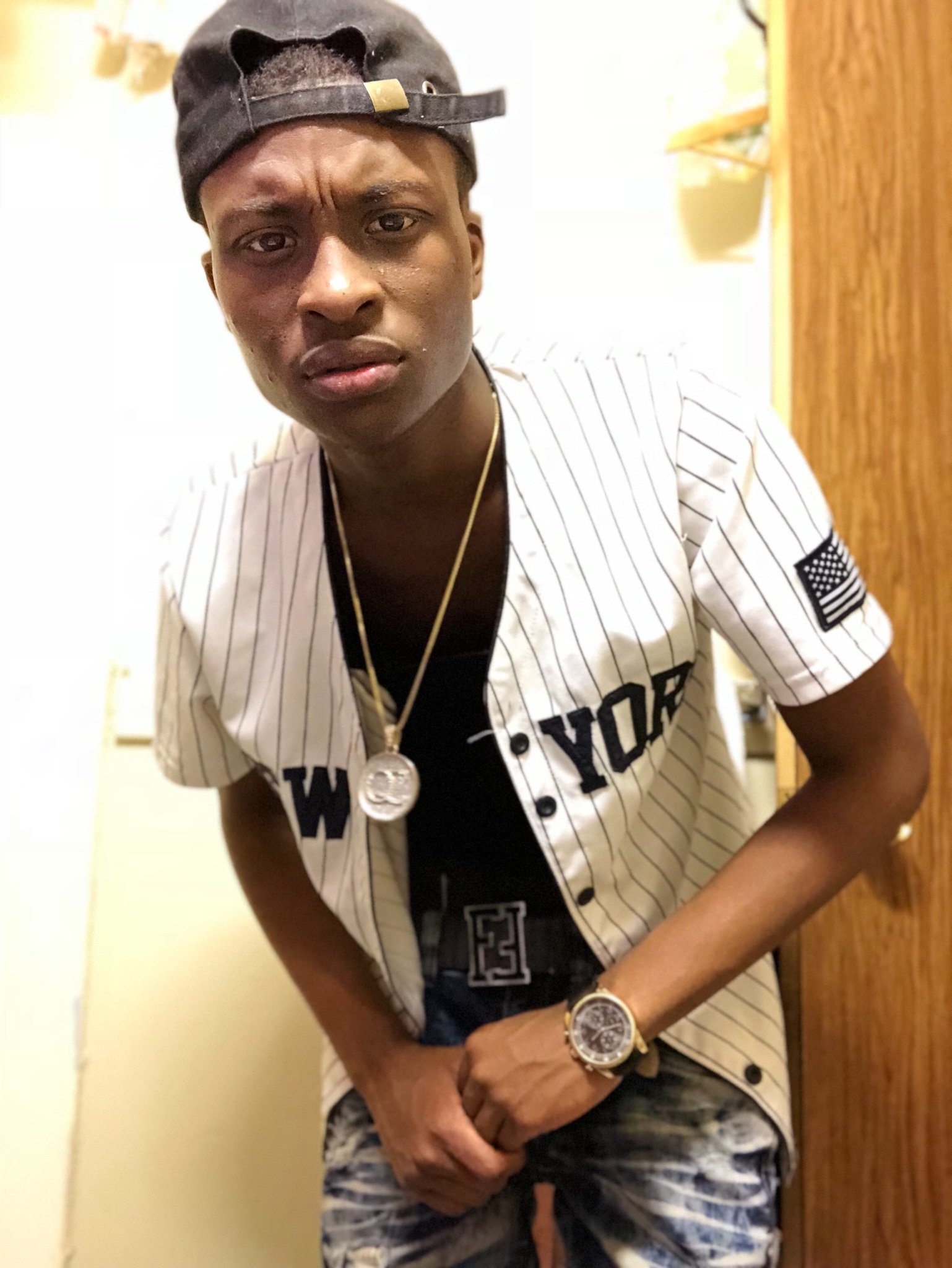 ArGlo8's profile picture. - Black Enterprenuer 👔 ; CEO Of O’Wayss Entertainment 🎓🎧 ; RxCh Rolla 👍🏾💙 ; RealPlayaLikeENT 🎥 ; About My Coins 💲