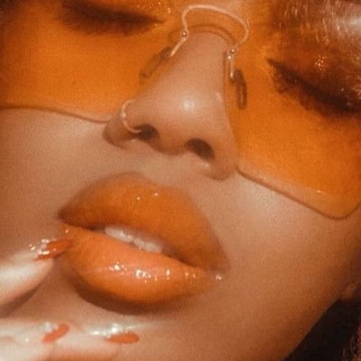 schoolhelpslut's profile picture. need school help,motivation. DMS ALWAYS OPEN🧡main: @drinklotsofh2o