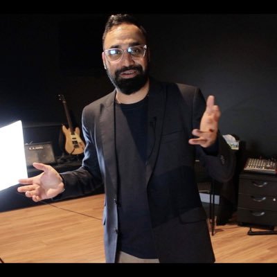 B2B Sales Strategist | 700+ Clients | Helping B2B Companies Grow Sales, Close Deals Faster, and Build Strong Sales Teams | Author of Scale or Stumble