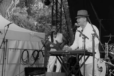 Luc36290615's profile picture. chanteur, percussionniste, auteur, compositeur, interprète