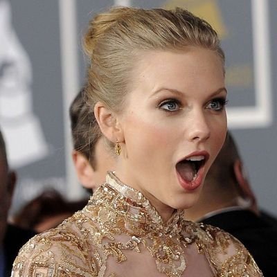 NOT OFFICIAL!!!
Taylor Swift photography page! Please Follow us and share our twitter page and please don't forget to RT our tweets ☺️✌️ #TaylorSwift #F4F