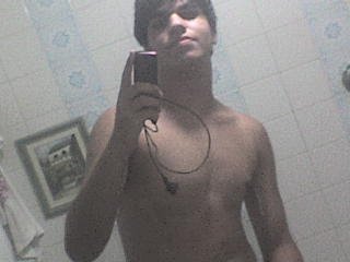 Responsável pelas noticias do CRVG, terceiramente(não trabalho, tenho vinculo ou sou jornalista. Apenas entrego noticias ou possiveis reforços a voês).

S.V!