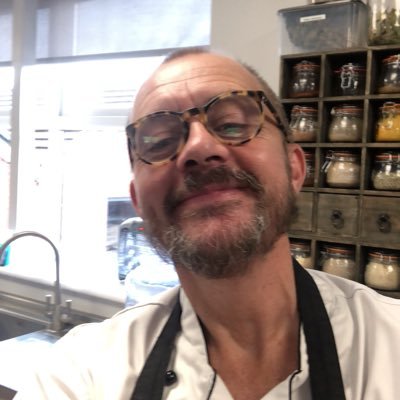 Private chef available for hire - dinners, catering, demo's. Love travelling, street food and expert of cooking in small spaces. Jason Palin you tube