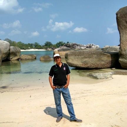Old journalist oldman on twiter old but not wise yet