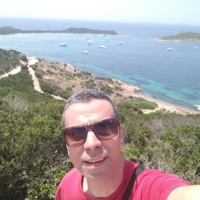 Ruby developer contributing to different open source projects coding and translating. Almost a bass player. 49ers & Bengals fan.
