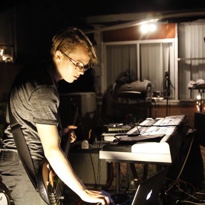 TalonHasNoIdea's profile picture. Writer/Producer/Musician Creator of @newtonsdarkroom, @wholewaythrough, @cochleapod and Main Street Mythology 📻 I make cassettes @Calislandtapes 📼 He/Him