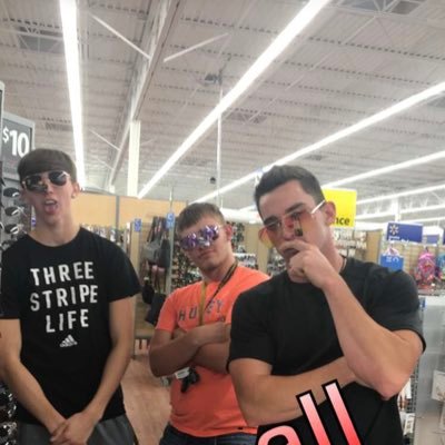 kshirack5's profile picture. trying to reach the top because it’s too crowded at the bottom.