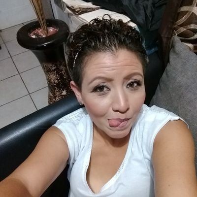 Vernicaarriaga9's profile picture. Ser mamá y esposa es lo mejor de mi vida
