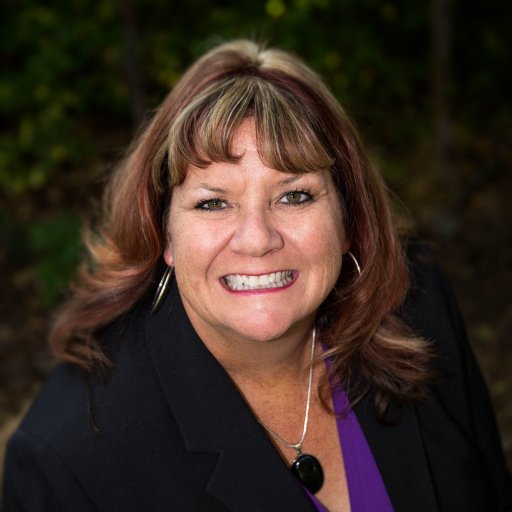 I am an outgoing, fun, tech entrepreneur and author. I own @DynaGracee and am the inventor of @TheWeatherEgg #wosb rock!