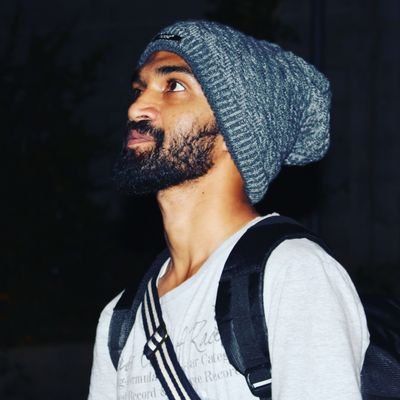 HishamTP18's profile picture. #ASmile confuses an approaching frown.
#keepsmiling🙂