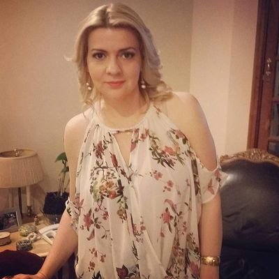 LizHicar's profile picture. 