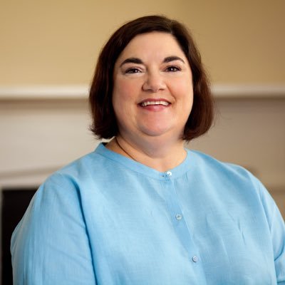 Recovering litigator. People person. LSU sports and NASCAR fan; mindless knitter and proud rescue dog parent.