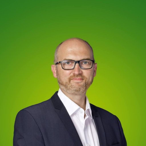 Es twittert Dirk Heinze, Kulturmanager aus Plauen im Vogtland. Schwerpunkte: Vogtland, Kulturtourismus, Medien, Zeitgeschichte.