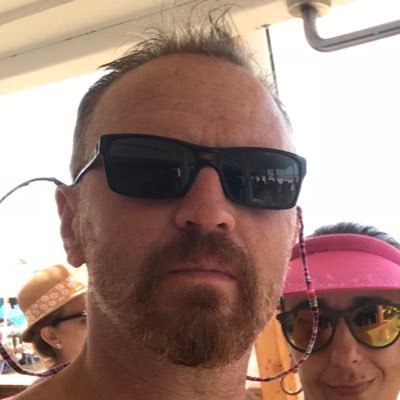 calerojuanma's profile picture. Ese punto es la Tierra fotografiada a 60.000 millones de Km. Según la distancia las cosas se ven de otra forma.