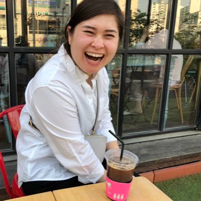 missverasays's profile picture. connoisseur of pugs // fast talking Midwesterner // 🇰🇷 // leading customer marketing @gorgiasio // a cool mom