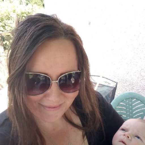 C_l_a_r_e_t's profile picture. I'm a picker, I'm a grinner, I'm a lover and I'm a sinner. I play my music in the sun...