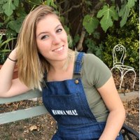 Elizabeth Coleman - @BewareThaFruit Twitter Profile Photo