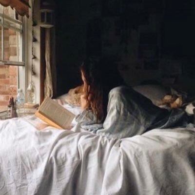 DenaAmri7's profile picture. 