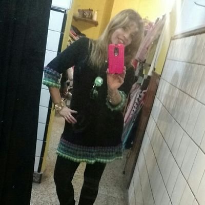 Soy una soñadora que a pesar de los nubarrones y tormentas cree que pronto saldrá el sol con su arcoiris