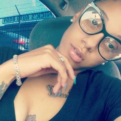 yummy_dulce's profile picture. New Twitter 😩