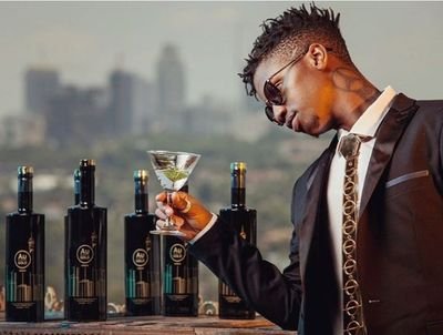 Life being a rapper isn't hard oh difficult juc walk night an listen to emtee in a quite place ull understand music