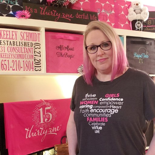 I love being a Thirty-One consultant & celebrating, encouraging, & rewarding women by sharing the products and opportuntiy!
https://t.co/L05etryWiq