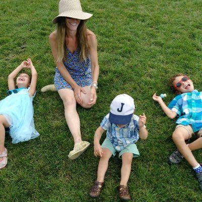 Lead Ultrasonographer at Northwestern Medicine, Mom of 3 crazy kiddos, loves running and spending time outside General News Politics Science World News