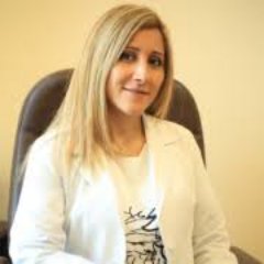* دكتورة في علم فلسفة الغذاء والتغذية العلاجية . الجامعة الأمريكية بيروت
* ماجستير في التغذية العلاجية وتطبيق مبادئها
*عضو في الجمعية السعودية للغذاء والدواء