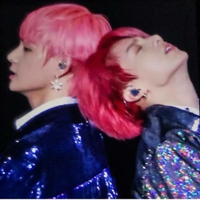 Sou totalmente apaixonada (e iludida) pelo meu TaeKook ❤️
Se quiser pode me seguir nas minhas outras redes sociais!
Instagram: @silva.kath
Facebook: Kath Silva