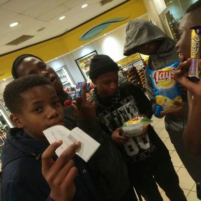 Child of GOD • Member of TEAM$WAGG • Rapper • love hip hop and trap • like to hang out with the squad 
😊😊😊😊😊