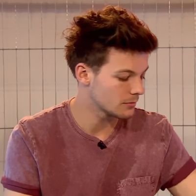 arthecurly's profile picture. we're are all a little bit gay.