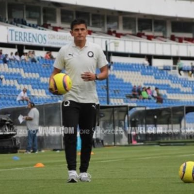 Y fue en la soledad donde se coló un sueño imposible por la puerta del quizás... #DanielHabif