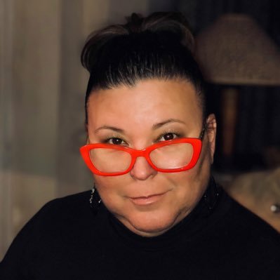 MrsVeraLovesLIT's profile picture. 