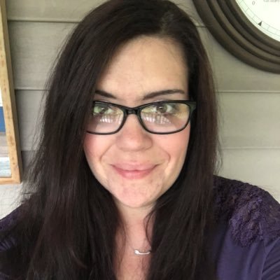 pleland96's profile picture. 🌻📚☘️♍️9️⃣🐧😽💜💫☮️