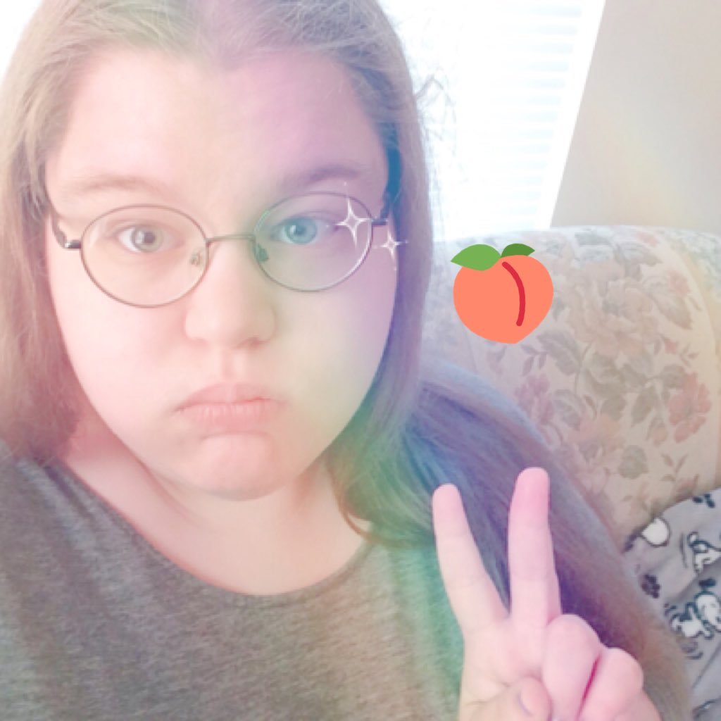 life’s a peach 🍑 lifestyle blogger, enby & acearo, disabled, writer, journal enthusiast, life long learner 🍑