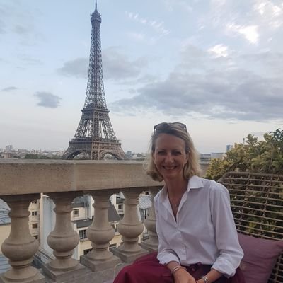 Directrice @agencemeliatis #APM #Design #Communication #reseauxsociaux #StreetArt #CEOsquiTweetent #anciennesportivedehautniveau #danse #patinage