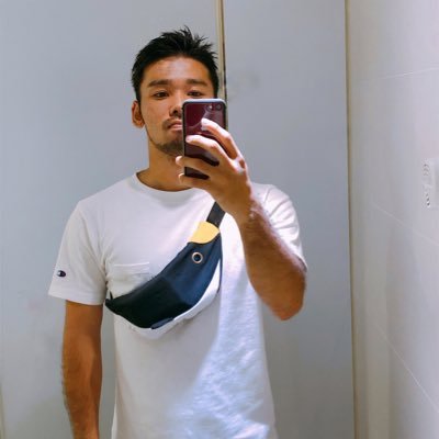 sny_0324's profile picture. 33歳。腕にフェレット飼ってるの？って聞かれます。