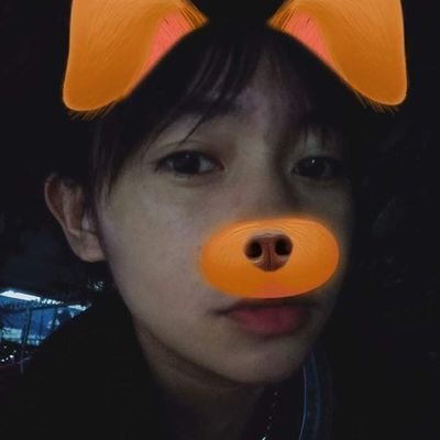 83ahxyPzRaLIBUV's profile picture. 