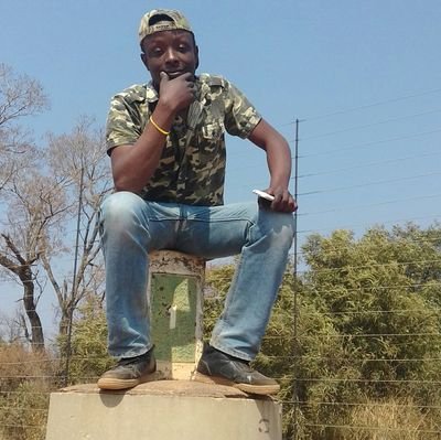 Am From Dee Ghetto Ah Rap🎤🎤A Lot And Ah Am A Singer Am A Performer For Bokings Catch Me On Cell Number 0719742688 On Facebook Siika Lokheke Mare¡za