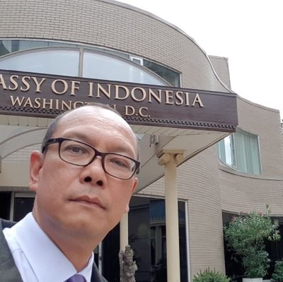 born in oil palm plantation and work in palm oil industry since day one
creator and moderator of #LetsTalkAboutPalmOil discussion.. my personal program!