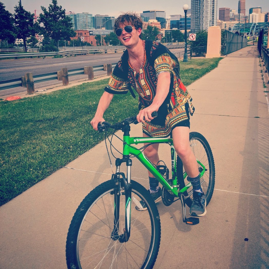 Liam_Mallon17's profile picture. wouldnt it be tight if everyone was chill to each other