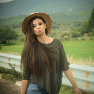 _DanielaRdz_'s profile picture. El placer más grande de la vida es hacer las cosas por convicción y con pasión... Siempre hay un motivo para sonreír =)