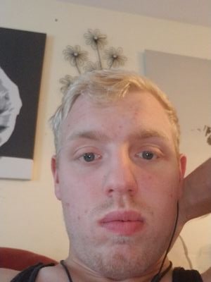 Joseph13575777's profile picture. I'm just a small kid from Canada