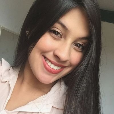 Não se blinde, apenas viva cada momento seja ele triste ou feliz 🦋