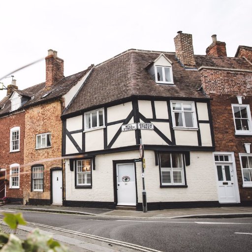 A beautifully appointed self-catering holiday cottage in historic Tewkesbury with a wealth of character and stunning views of the magnificent Abbey