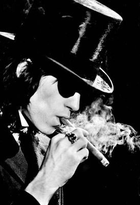 Rebelyell131's profile picture. Start up up the comments. Pure #rocknroll here •