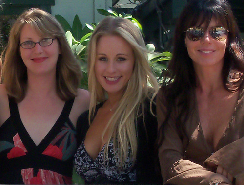 MomSQUADradio's profile picture. HipMama Shayna, Xtreme Mama Cat and Edgy Mama Dalaney