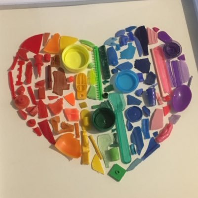 Raising awareness of plastic pollution through the love of art 💛 theplasticheartproject@gmail.com